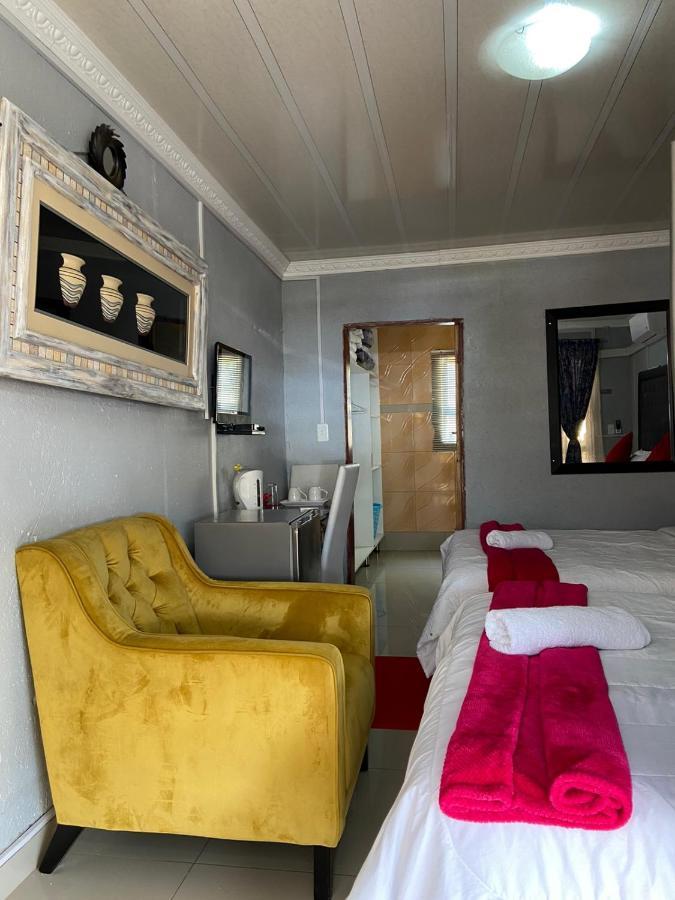 Nsuku Bed And Breakfast Thulamahashi Kültér fotó