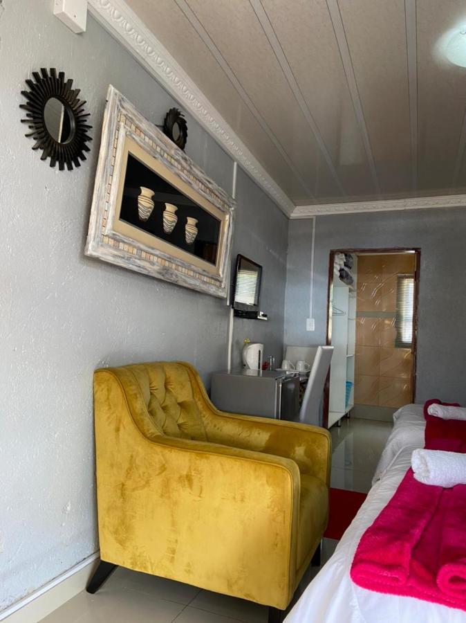 Nsuku Bed And Breakfast Thulamahashi Kültér fotó